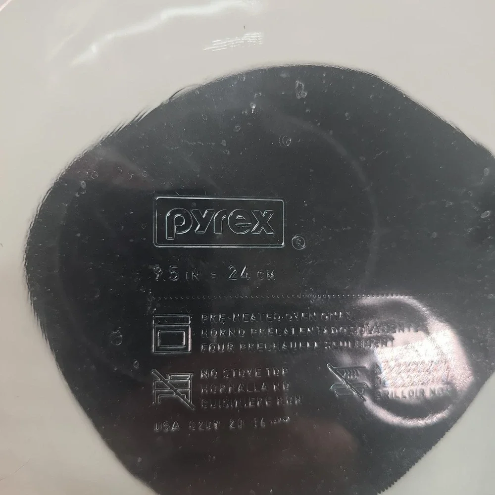 Vintage Pyrex 9.5 Inch Deep Dish Scalloped Rim Glass Pie Plate #C209